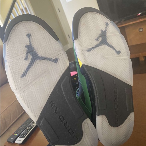 Sneakers - Picture 11 of 12